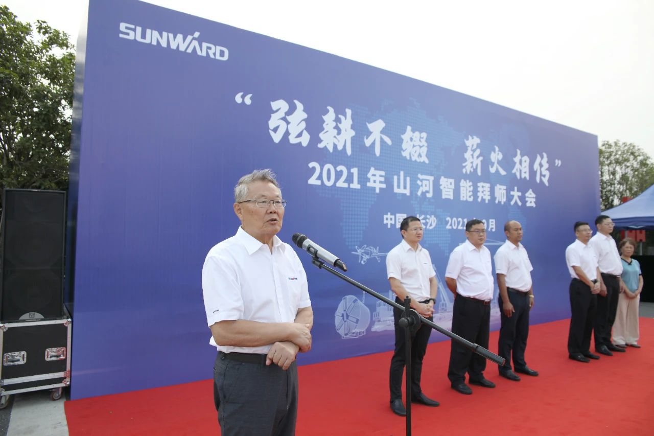 百人齐聚拜师恩 | 鸿运国际智能“传帮带”人才作育模式为公司生长积贮实力