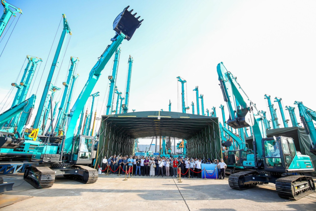 王炸！！挖机加“废物”魅力征服全场