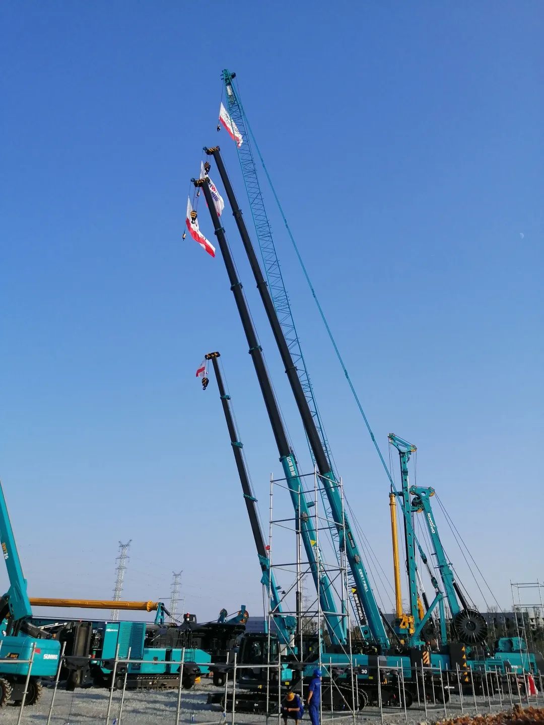 “重”磅出击！鸿运国际智能起重机械组团“登场”