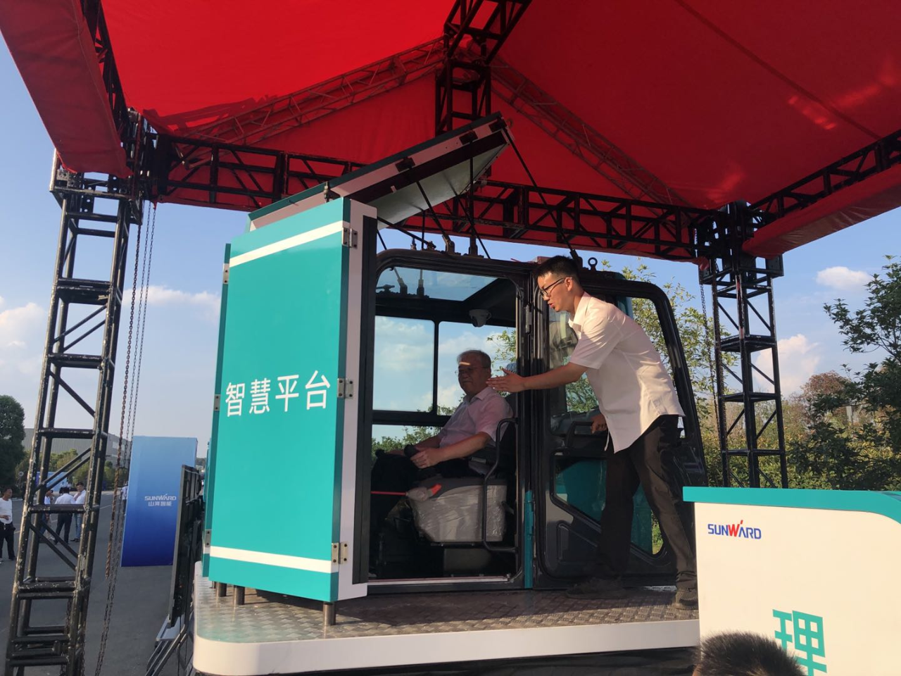 远程？？+仿真培训！！！全球首创5G？？胤抡媾嘌抵腔燮教ň柿料