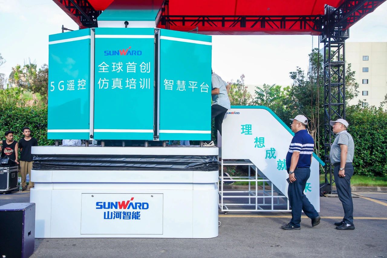 远程？？+仿真培训！！！全球首创5G？？胤抡媾嘌抵腔燮教ň柿料