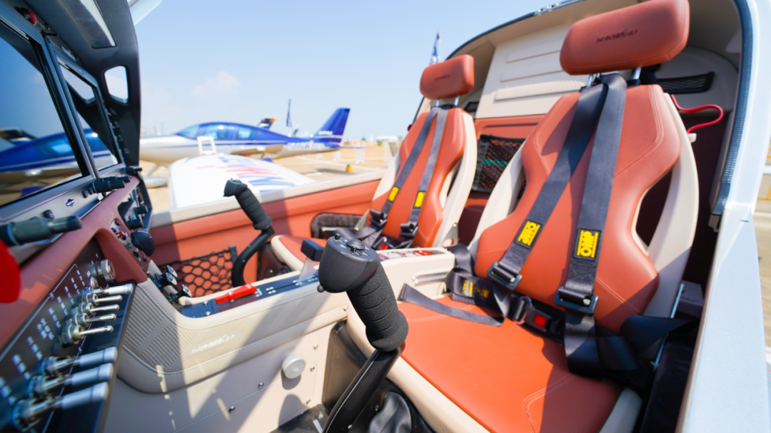 新机、、航行演出…2021中国航展鸿运国际航空秀给你看