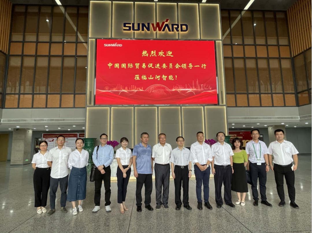 亮相中非经贸博览会！！！鸿运国际智能尽展工程机械国产品牌魅力