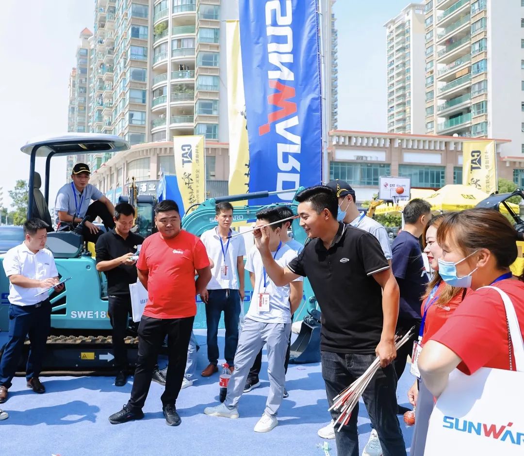 共享微挖新视界！！！鸿运国际智能微挖三大王牌产品齐聚2021全球微挖大会