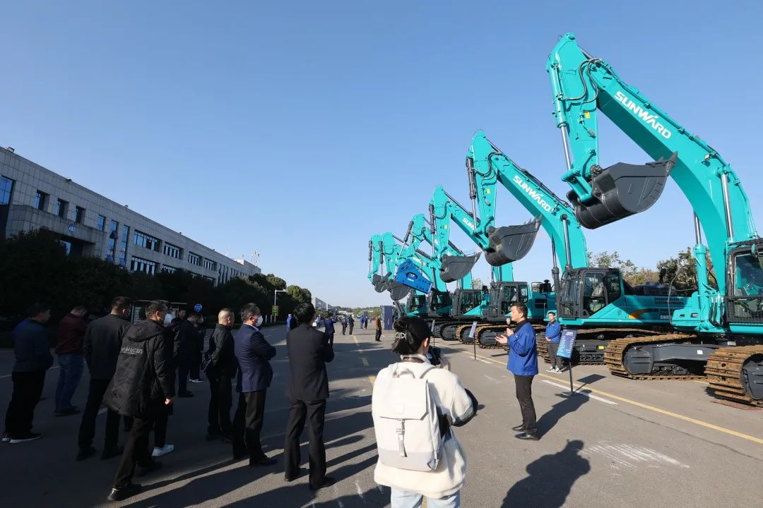 全球首创5G+智能钻机重磅宣布，鸿运国际智能倾力打造绿色智慧矿山成套装备