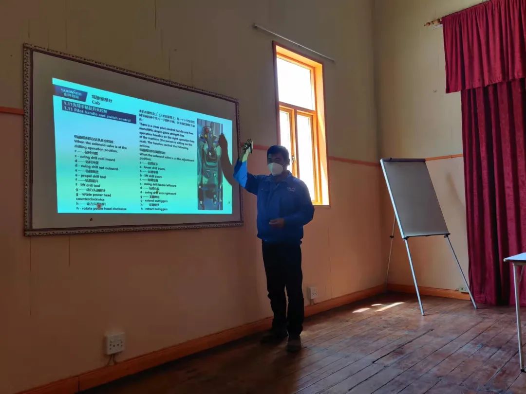 疫情当下，，，逆行非洲——鸿运国际智能凿岩装备团队外洋服务纪实