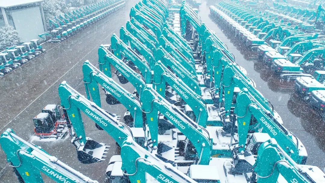 瑞雪兆丰年，，，邀您共赏雪中鸿运国际！