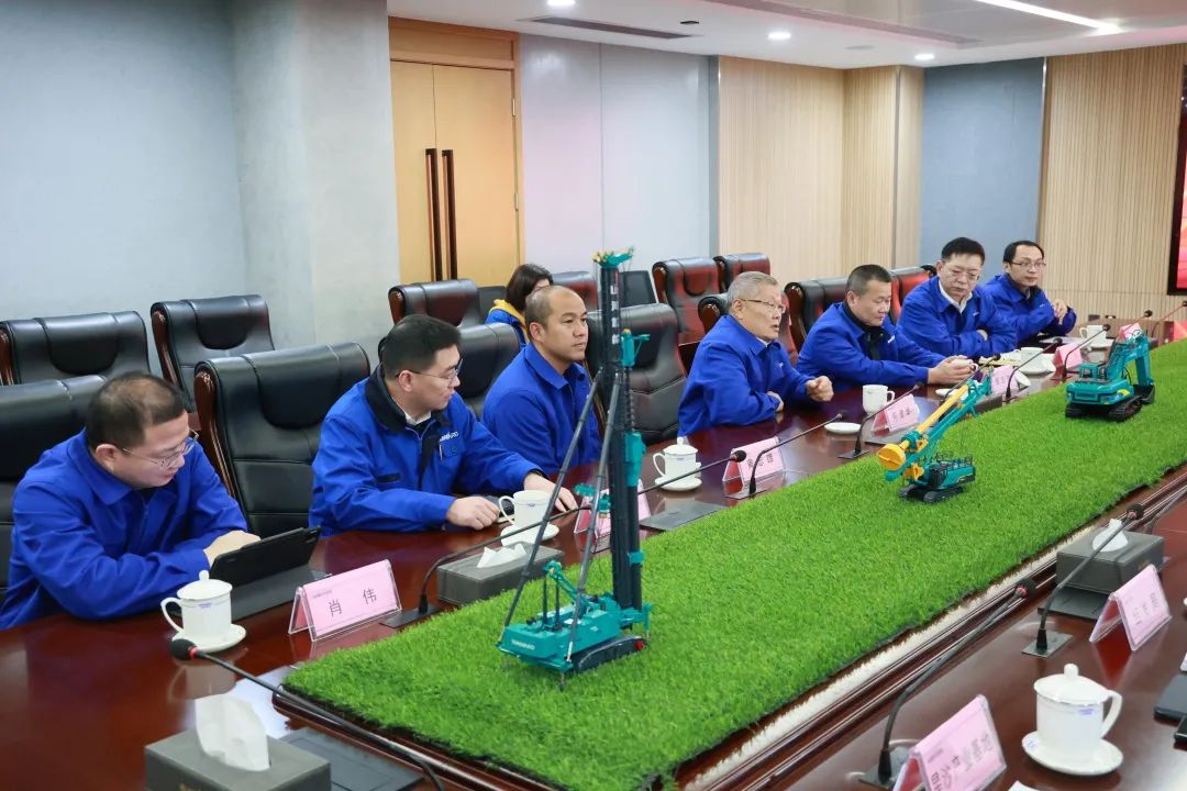 张庆红调研鸿运国际智能