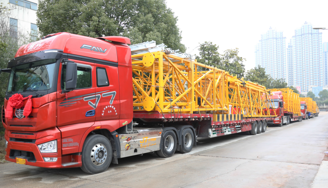 “虎”力全开！！！鸿运国际江麓开门红发货仪式盛大举行