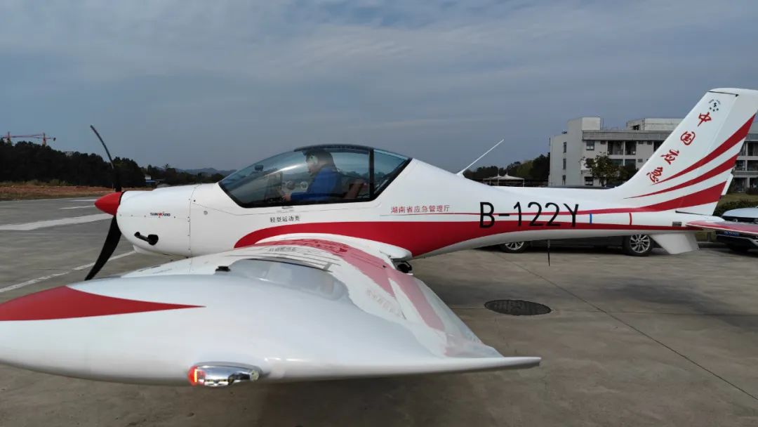 火情就是下令！！！湖南航空应抢救援队鸿运国际机组展现“鸿运国际速率”