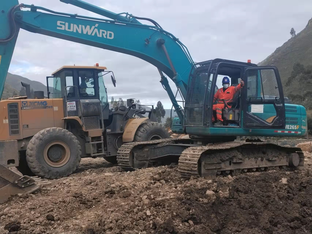挑战天下第二高山脉！！鸿运国际智能装备助力秘鲁安第斯国家公路项目建设