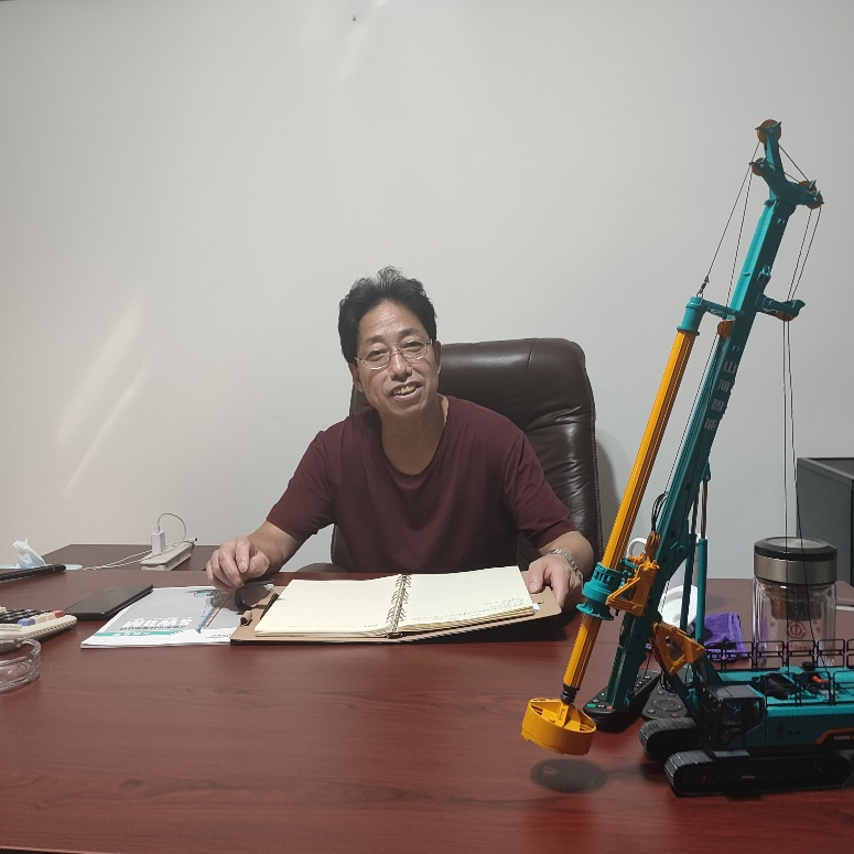 创富故事 | 入行25载，，阅尽旋挖钻机，，最终认准鸿运国际智能！！