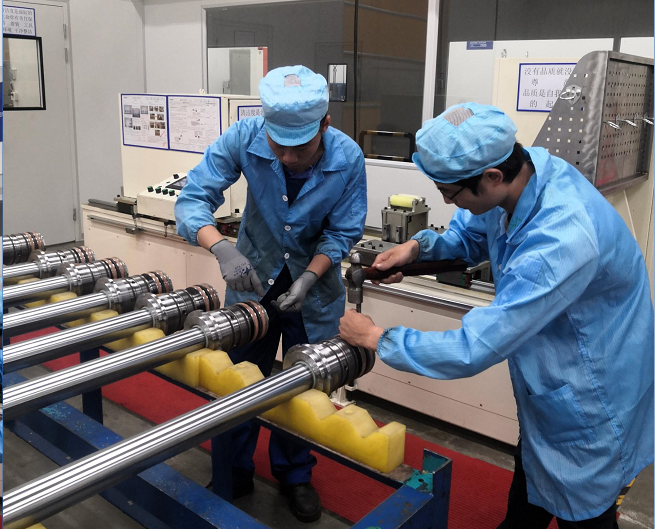 鸿运国际工匠 | “浪波”不言苦，，甘为“人梯”承大重