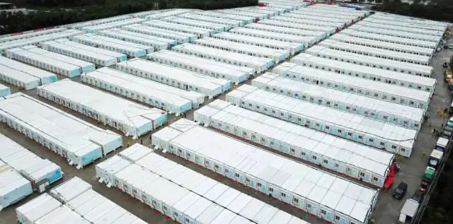 冲锋一线显继承！鸿运国际智能挖掘机助力长沙方舱医院建设