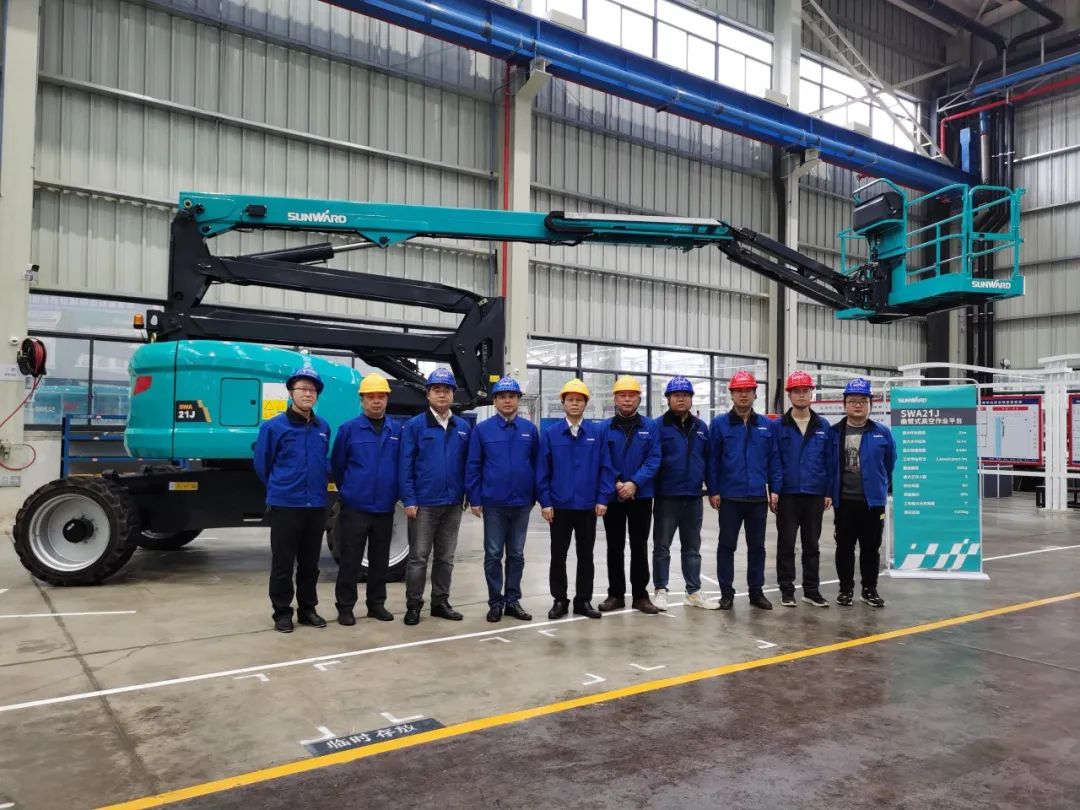 行业同级别产品之最！！！鸿运国际智能又一款曲臂式高空作业平台乐成下线