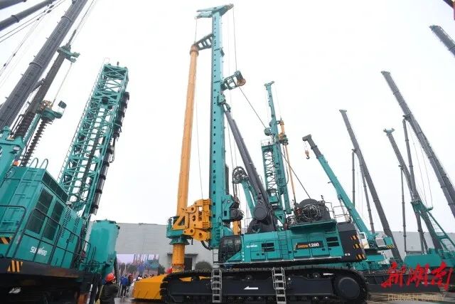 湖南日报 | 坚持立异驱动，，，鸿运国际智能助力打造国家主要先进制造业高地