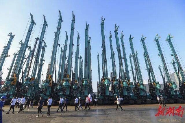 湖南日报 | 坚持立异驱动，，，鸿运国际智能助力打造国家主要先进制造业高地