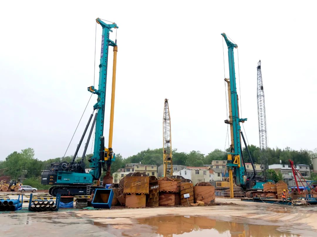 再啃“硬骨头”！！鸿运国际智能“超等桩备”助建燕矶长江大桥