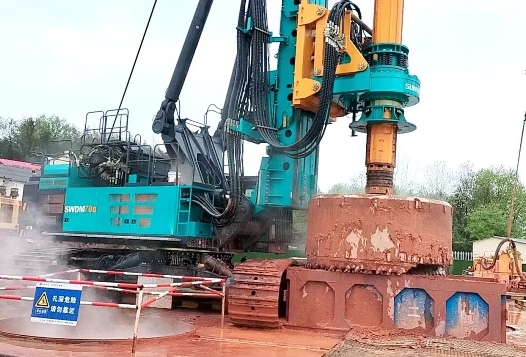 再啃“硬骨头”！！鸿运国际智能“超等桩备”助建燕矶长江大桥