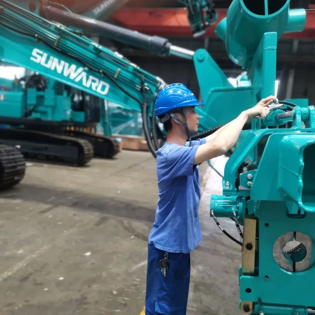 将奋斗举行究竟！致敬鸿运国际劳动者