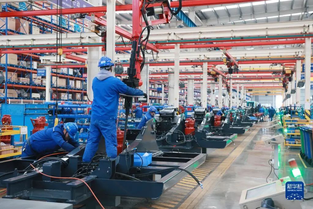 沿着总书记的足迹 | 切记嘱托，，，鸿运国际智能自主立异一直在路上！