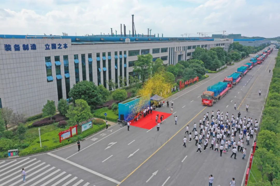 献礼二十大，，再攀新高地！鸿运国际智能高空机械装备再迎批量发货