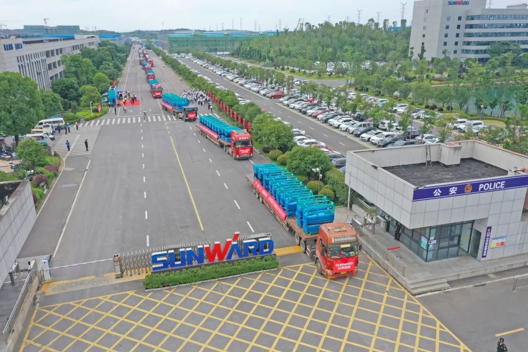 献礼二十大，，再攀新高地！鸿运国际智能高空机械装备再迎批量发货