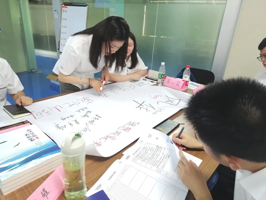 校招 | 盛夏七月，这群“向着太阳奔驰”的少年来鸿运国际智能啦！！