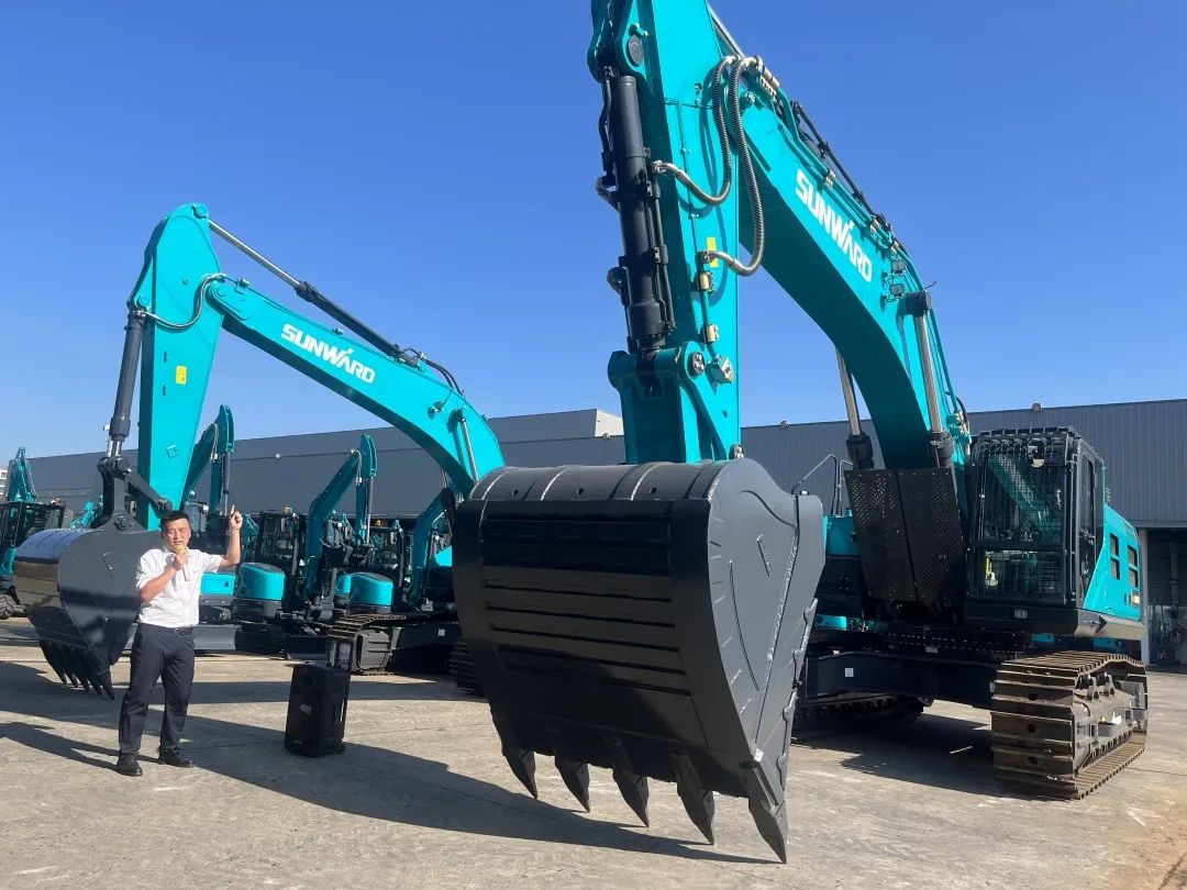 名堂秀实力，为服务竞技！！！快来见识下鸿运国际智能这场“交锋大赛”