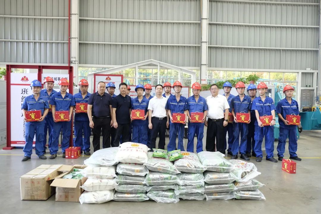 长沙市总工会慰问鸿运国际智能一线员工