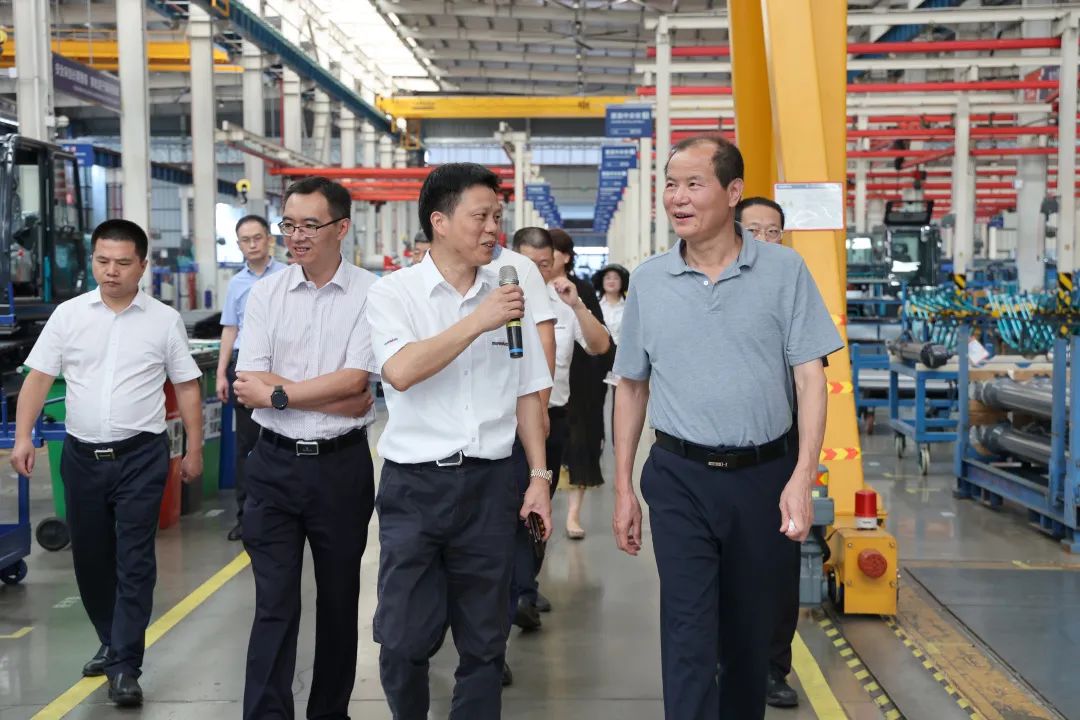 农业农村部农业机械化治理司调研鸿运国际智能