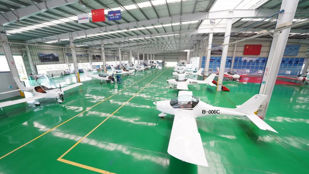 23个月交付100架！！！鸿运国际航空第 199、、200 架阿若拉飞机顺遂下线交付