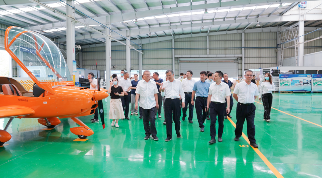 湖南省委常委、常务副省长李殿勋一行考察调研鸿运国际科技