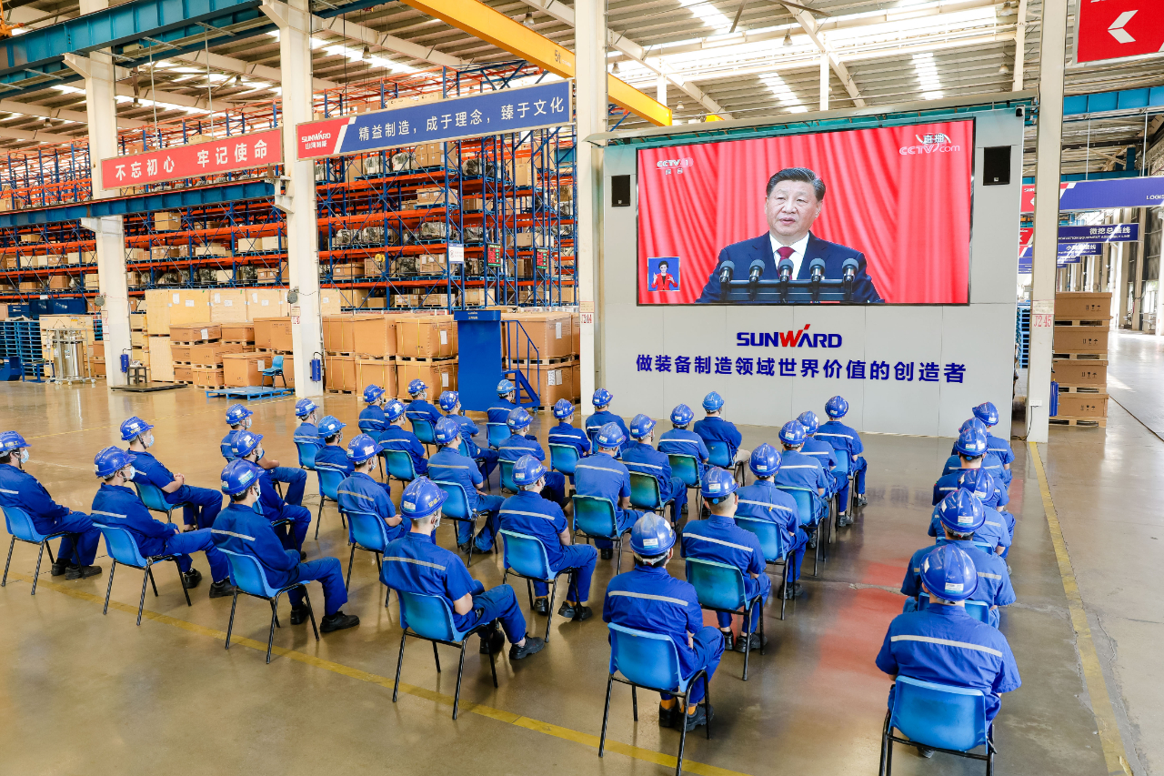 振奋人心！！鸿运国际智能党员干部集中收看党的二十大开幕会盛况