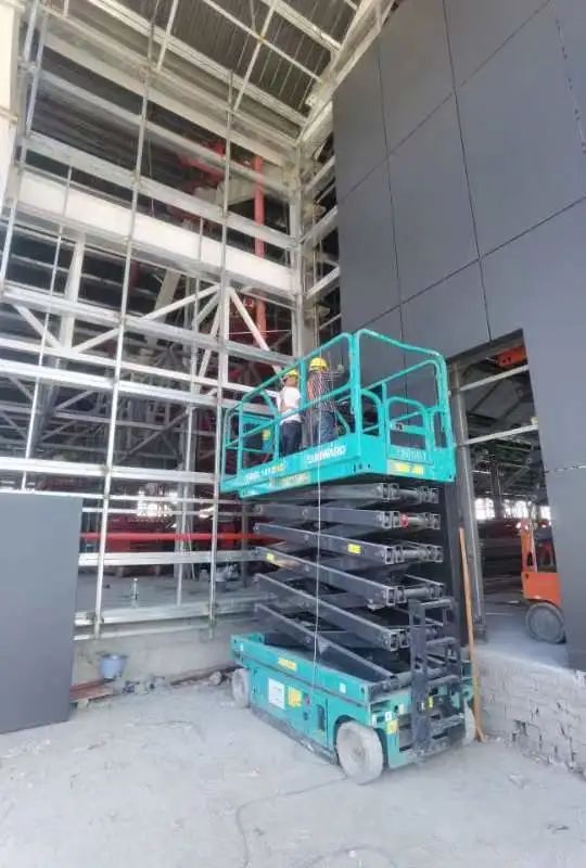 众志成城抗疫情！！！鸿运国际智能高空机械助力惠州方舱医院建设