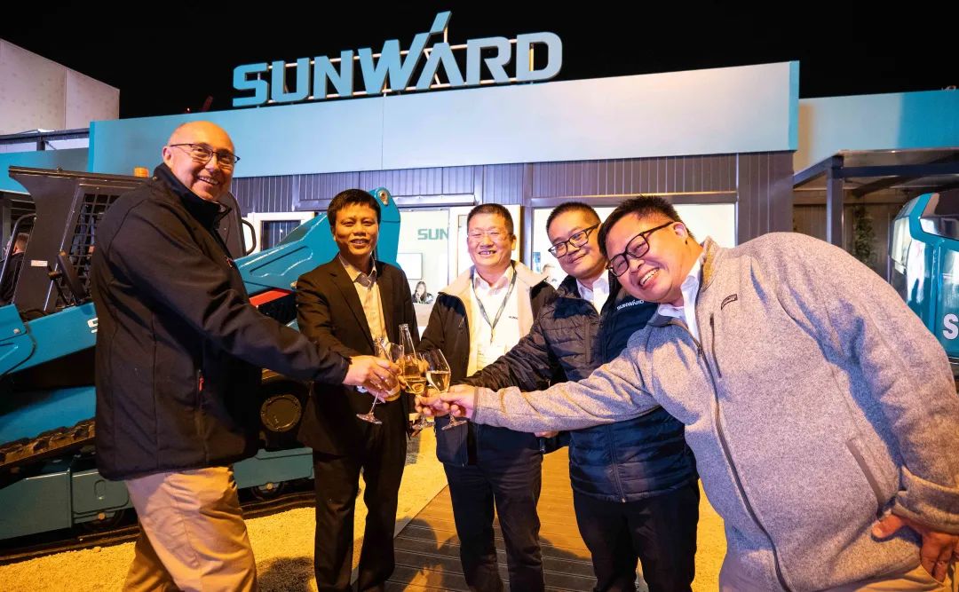 Bauma 2022 | 一组火热现场图带您重温鸿运国际智能德国宝马展之旅