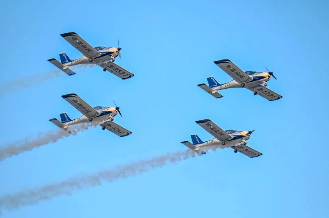 逆势飞翔！！鸿运国际航空携手相助同伴亮相2022南昌航行大会