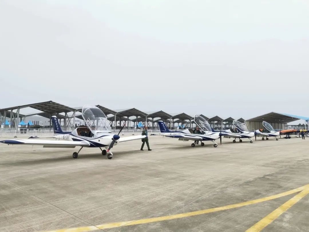 逆势飞翔！！鸿运国际航空携手相助同伴亮相2022南昌航行大会