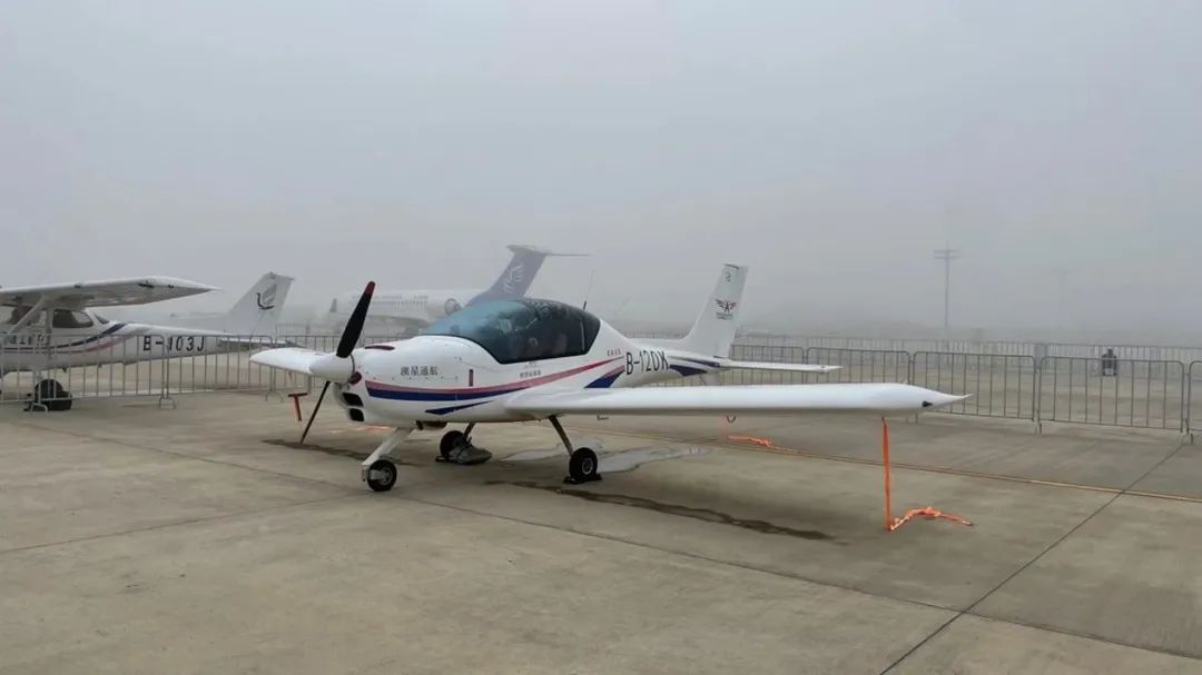 逆势飞翔！！鸿运国际航空携手相助同伴亮相2022南昌航行大会