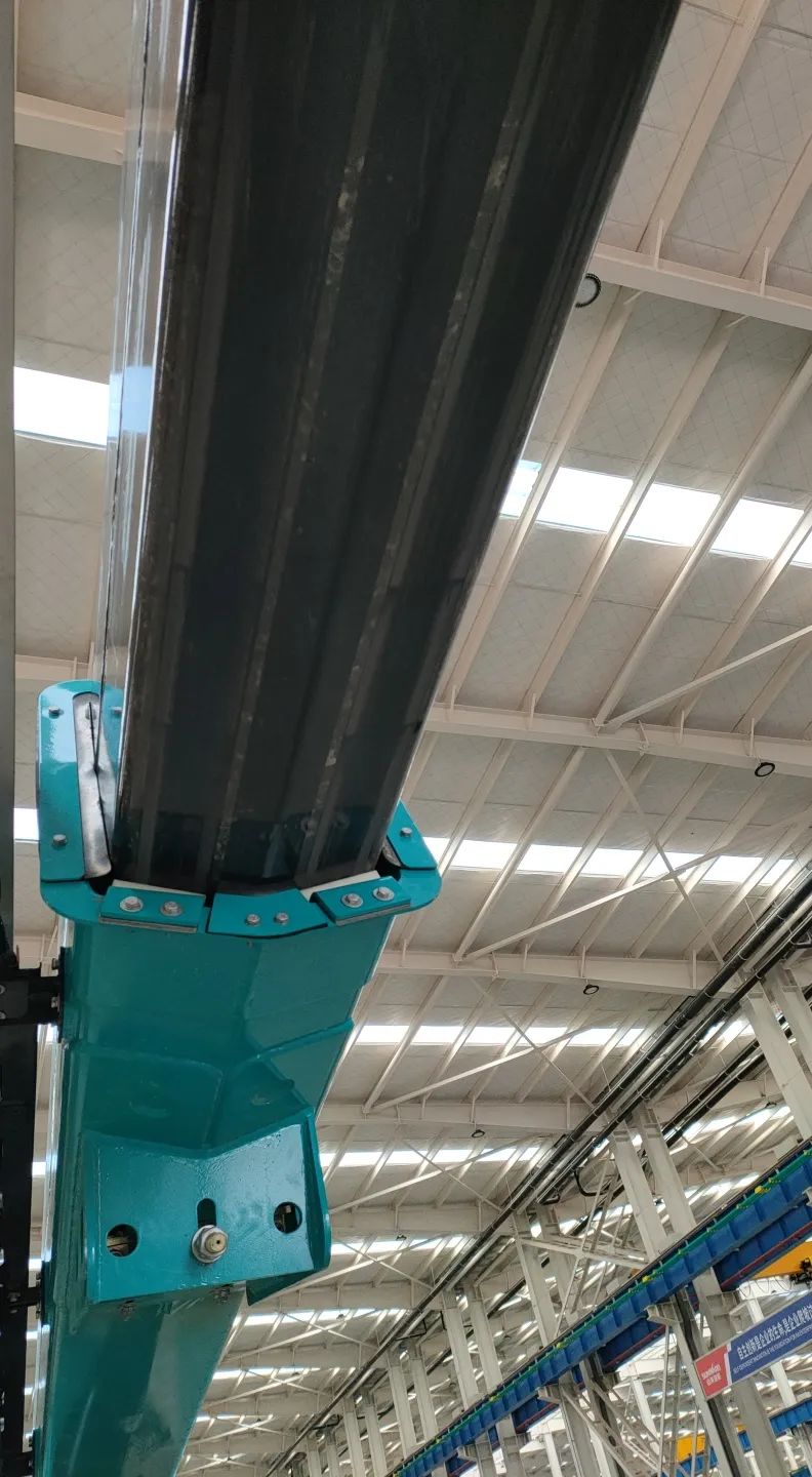 无需扩桥！！鸿运国际智能国四款32米直臂式高空作业平台乐成下线