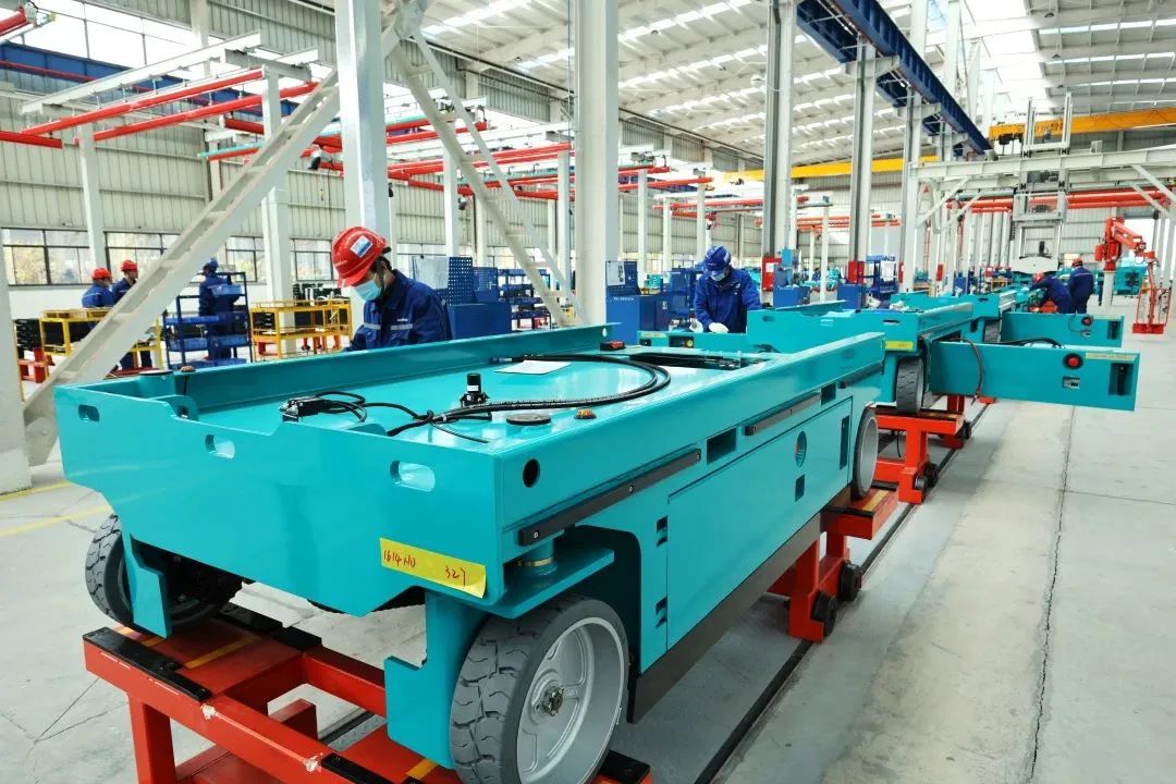 莫道君行早，，，更有早行人！！！鸿运国际智能癸卯兔年开工大吉