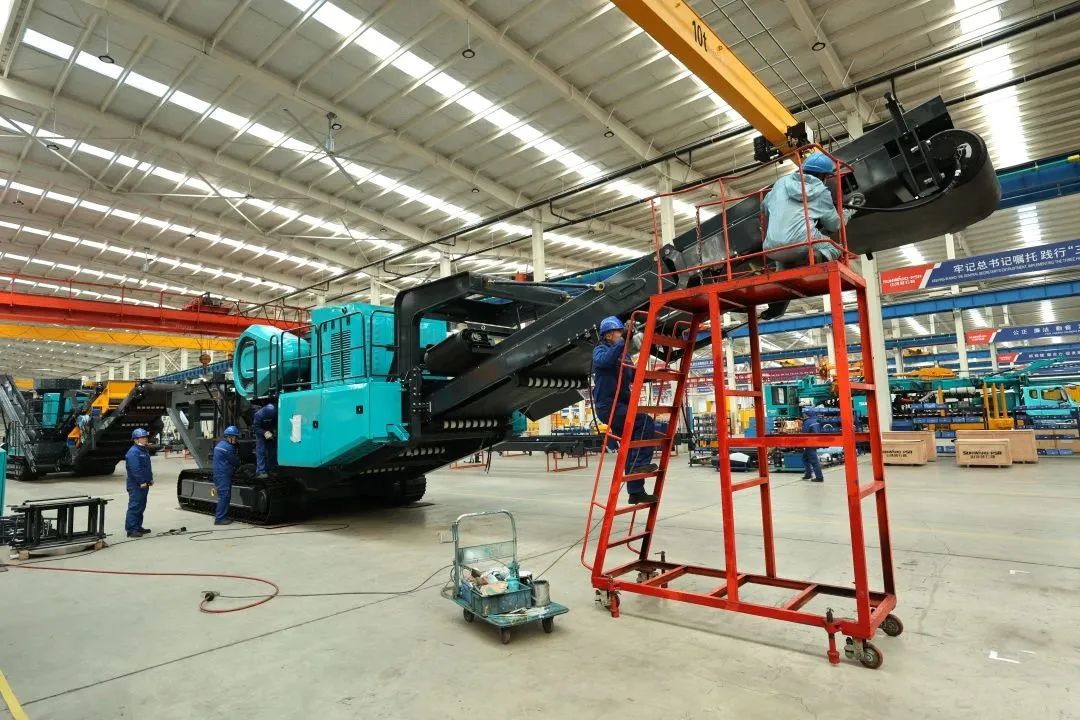 莫道君行早，，，更有早行人！！！鸿运国际智能癸卯兔年开工大吉