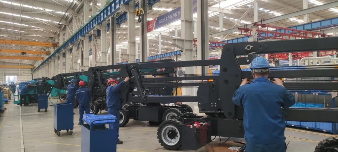 吹响复工“冲锋号”，，全力冲刺“开门红”！！！鸿运国际智能高空机械复工复产举行时