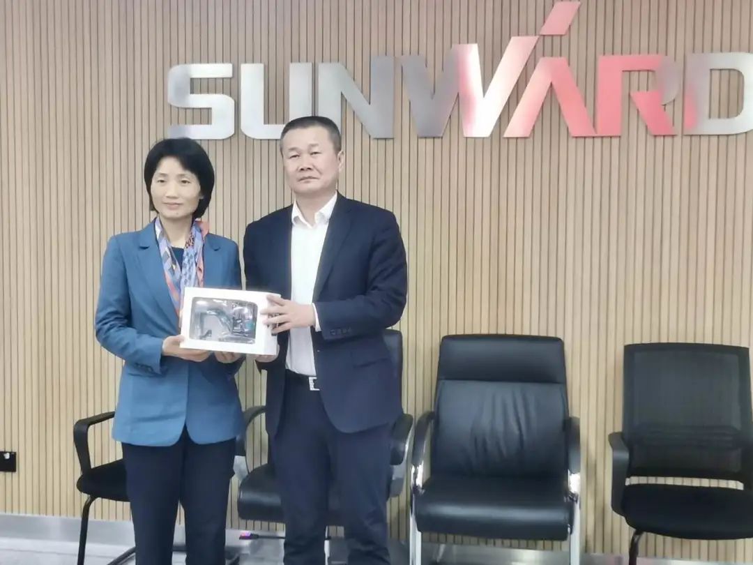 湖南省贸促会考察调研鸿运国际智能