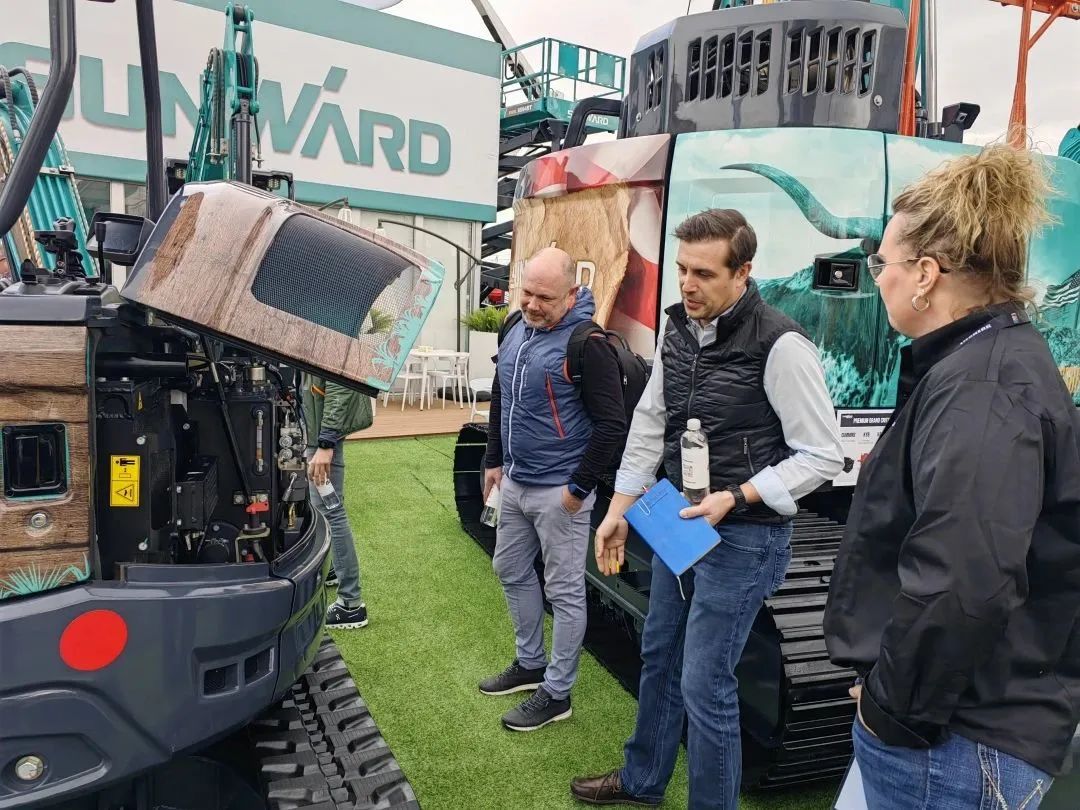 拉展直播 | “狂飙”美国！！！鸿运国际智能向天下展示中国制造硬实力