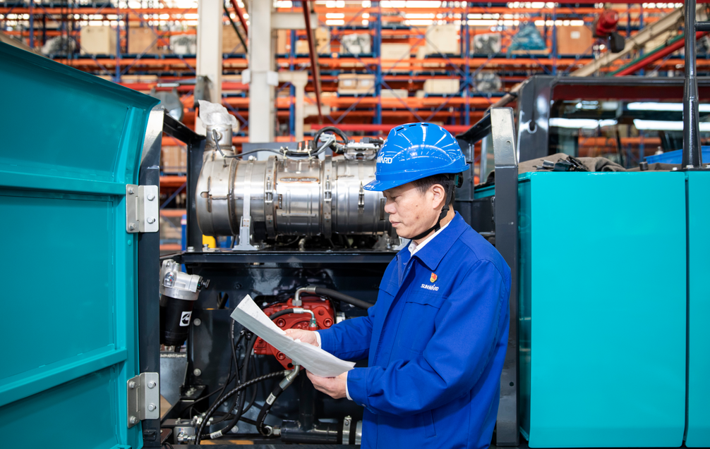 鸿运国际智能朱建新荣获“首届湖南省先进制造业科技立异大赛领武士物奖”