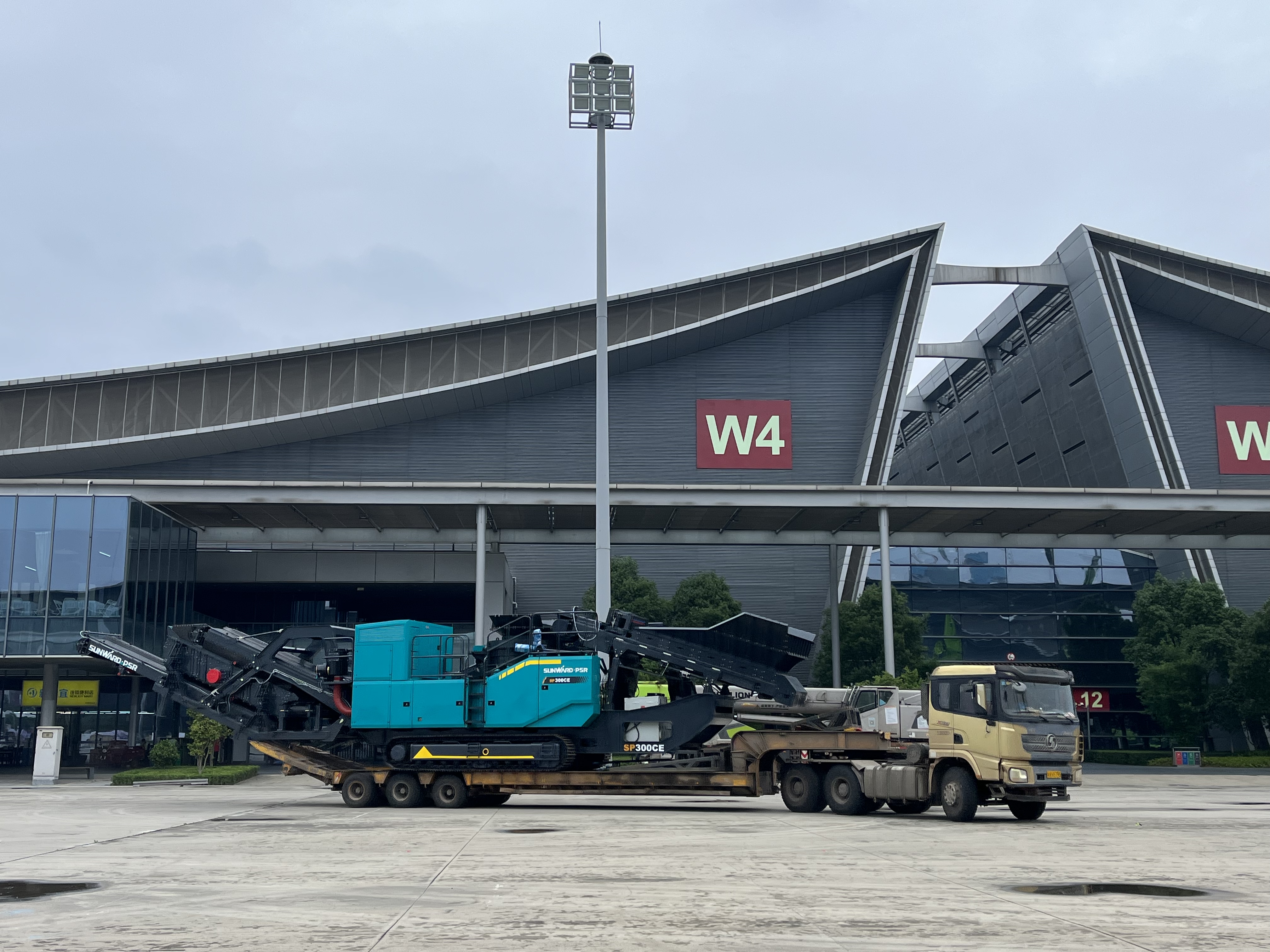 2023 CICEE | 进场布展！！倒计时3天，，鸿运国际智能亮点剧透来了