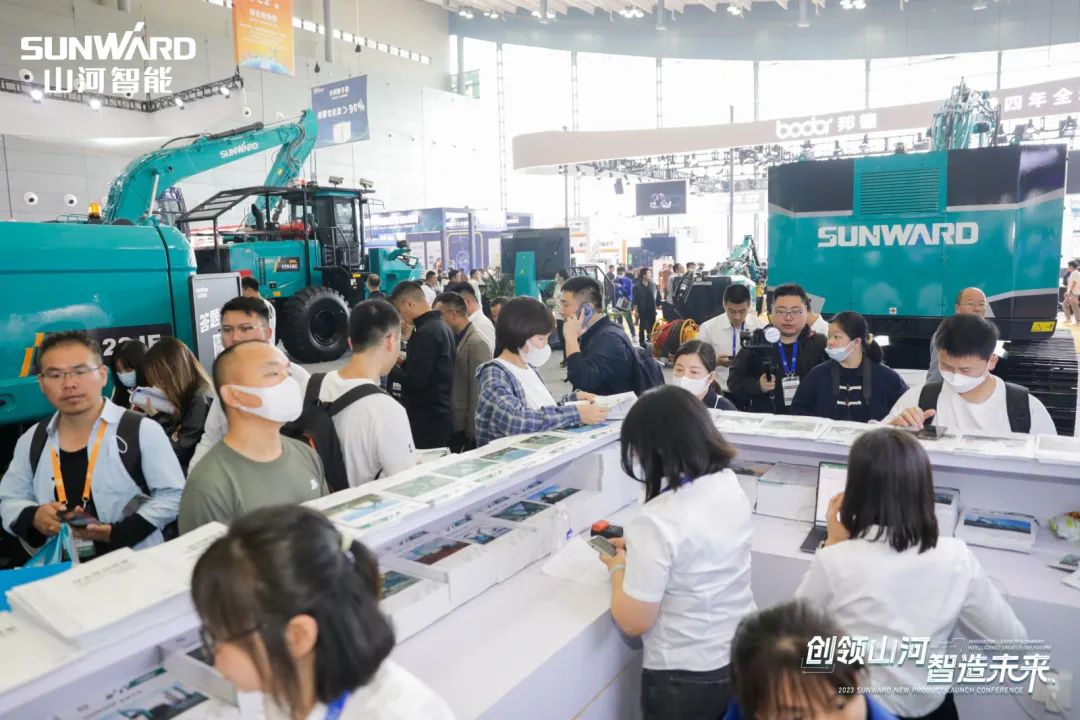 2023 CICEE | 鸿运国际智能亮相2023长沙国际工程机械展！！！智能化、电动化产品站C位