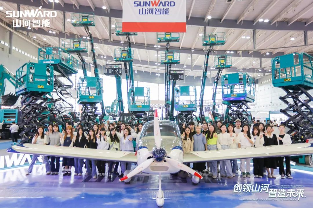 2023 CICEE | 鸿运国际智能亮相2023长沙国际工程机械展！！！智能化、电动化产品站C位