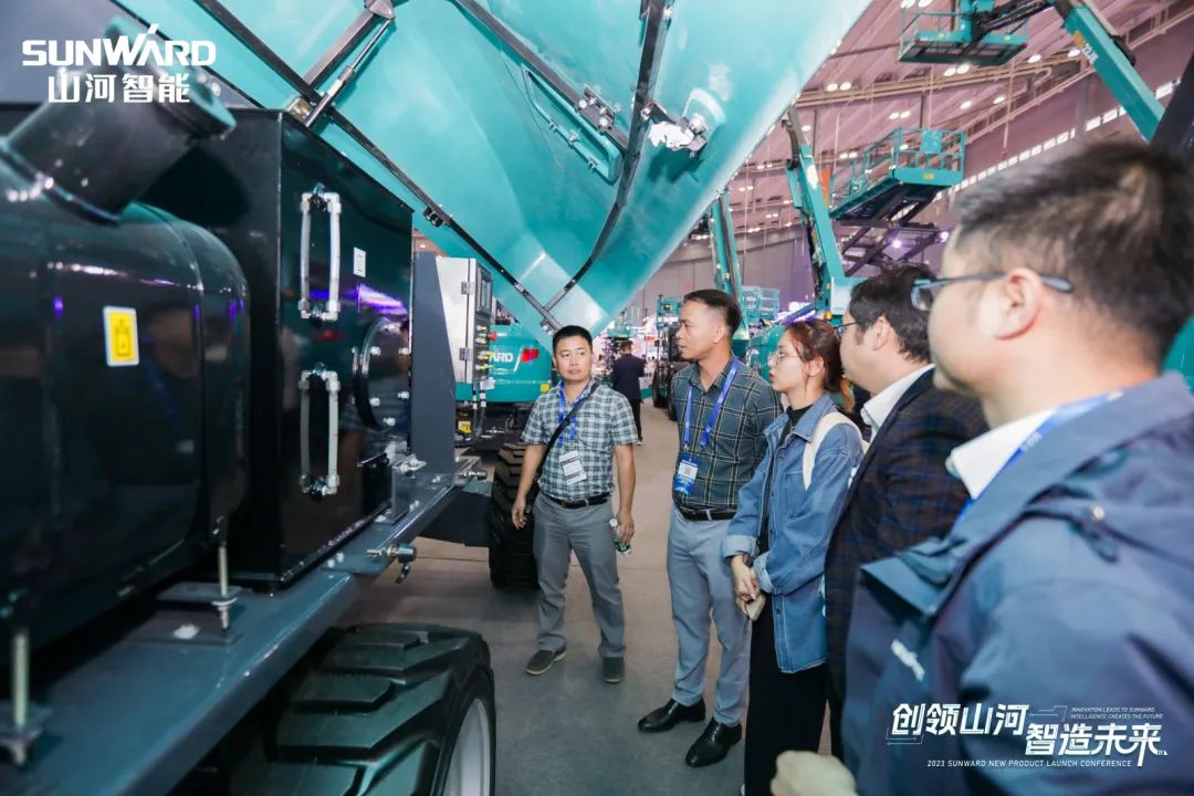 2023 CICEE | 鸿运国际智能亮相2023长沙国际工程机械展！！！智能化、电动化产品站C位